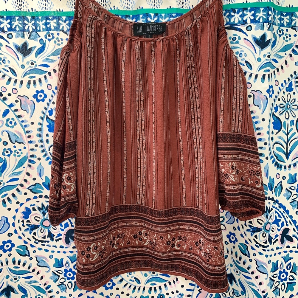 NWOT Sweet Wanderer off the shoulder blouse